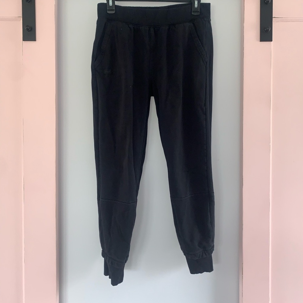 Black UnderArmour Sweatpants Women’s Small